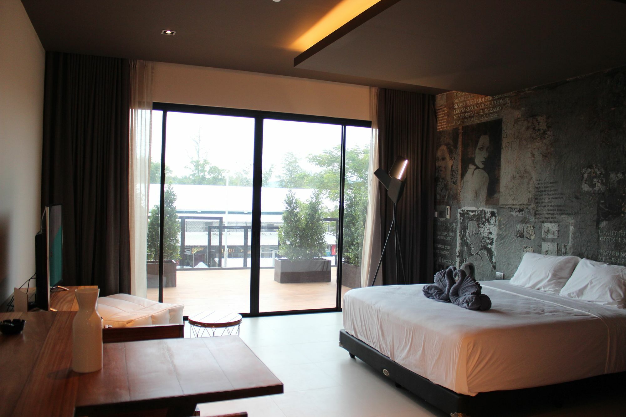 Apartmán Little Paris Phuket Exteriér fotografie