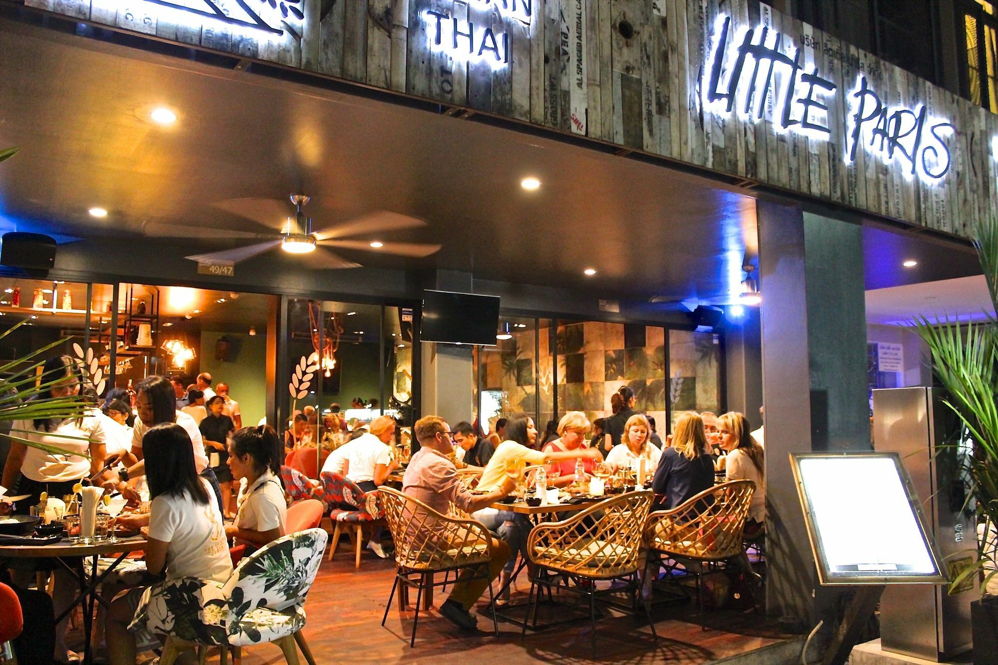 Apartmán Little Paris Phuket Exteriér fotografie